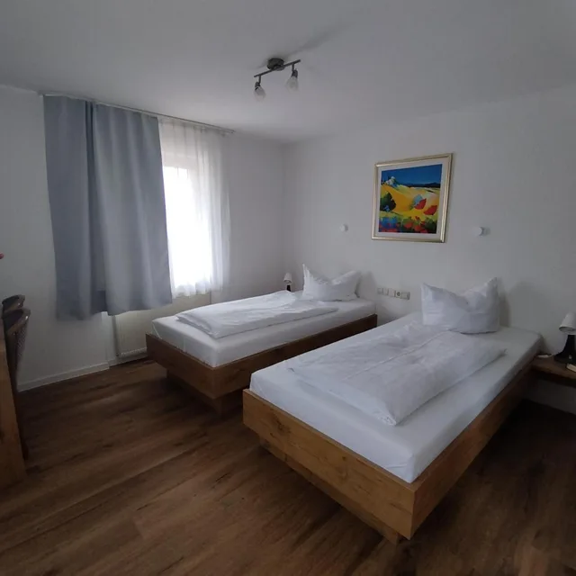 غرفة قياسية بسرير مزدوج، Hotel Sonnenkeller 1/4