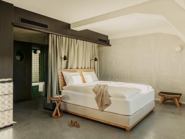 Suite, King Bed, Volkshaus Basel Hotel 1/1