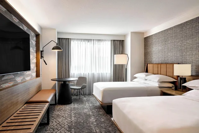 غرفة رباعية لذوي الإعاقة، Sheraton Phoenix Downtown 1/3