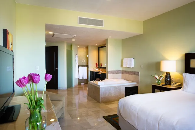 3 Bedrooms, Ocean Front, Villa del Palmar Cancun All Inclusive Beach Resort & Spa 1/4
