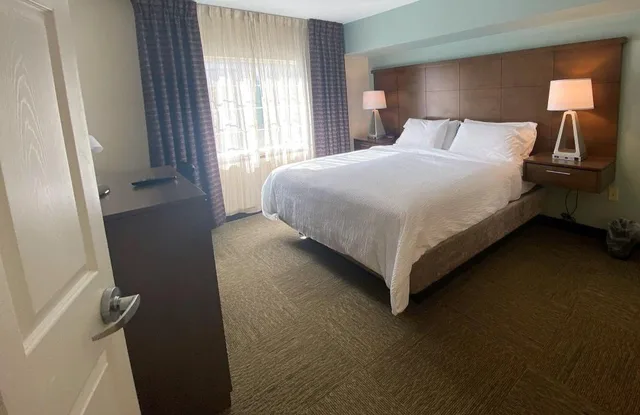 1 Bedroom, Suite, Queen Bed, Accessible, Staybridge Suites Great Falls 1/1