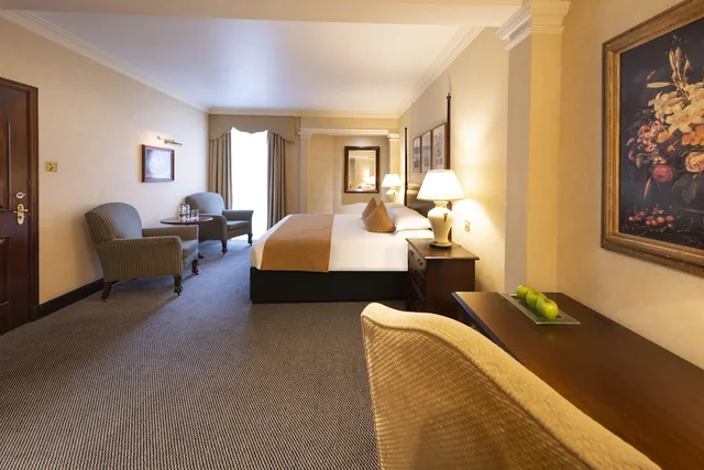 جناح استوديو بسرير كينج، Millennium Hotel and Conference Centre Gloucester London 2/6