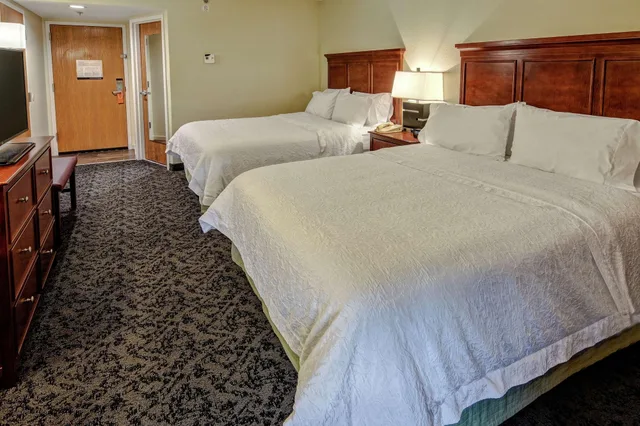 Room, Multiple Beds, Accessible، Hampton Inn By Hilton Charlotte Matthews 2/4