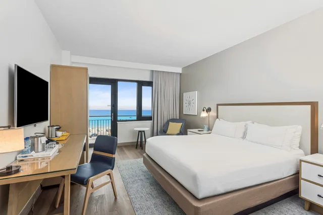 غرفة بسرير كينج بشرفة لذوي الإعاقة، The Lodge At Gulf State Park A Hilton Hotel 4/10