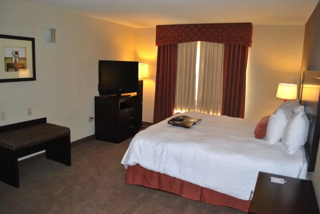 Suite, King Bed, Hampton Inn & Suites Phoenix/Gilbert 3/7