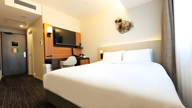 Adjoining, 2 Queen Beds، Premier Hotel CABIN PRESIDENT Osaka 1/1