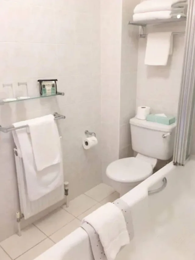 غرفة عائلية بسرير مزدوج وسرير فردي، Arundel House Hotel 3/4