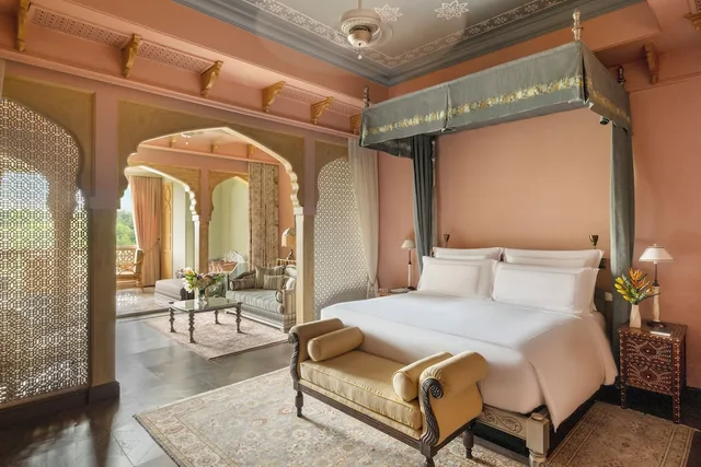 جناح جونيور بسرير كينج بشرفة، Raffles Jaipur 3/5