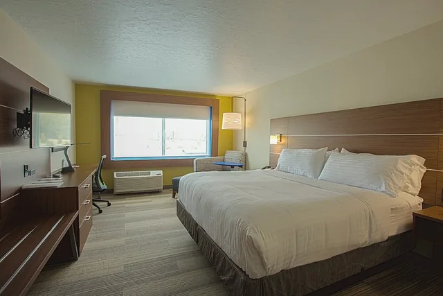 غرفة قياسية بسرير كينج، Holiday Inn Express Suites Boise Airport 2/4