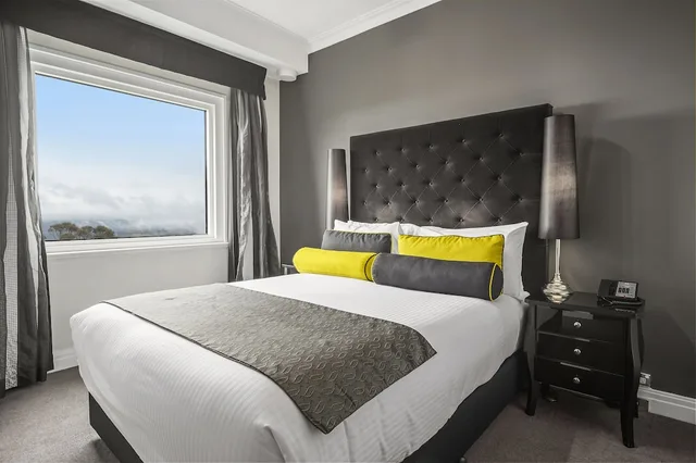 Heritage, Queen Bed, Valley View، Hydro Majestic 3/6