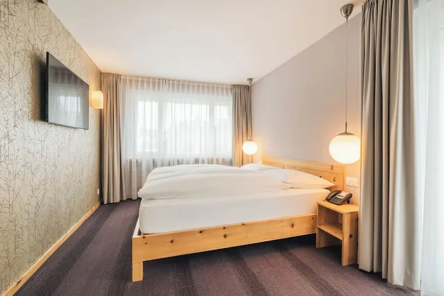 Classic, Family, Double Bed, Sofa, Laudinella Hotel 2/6