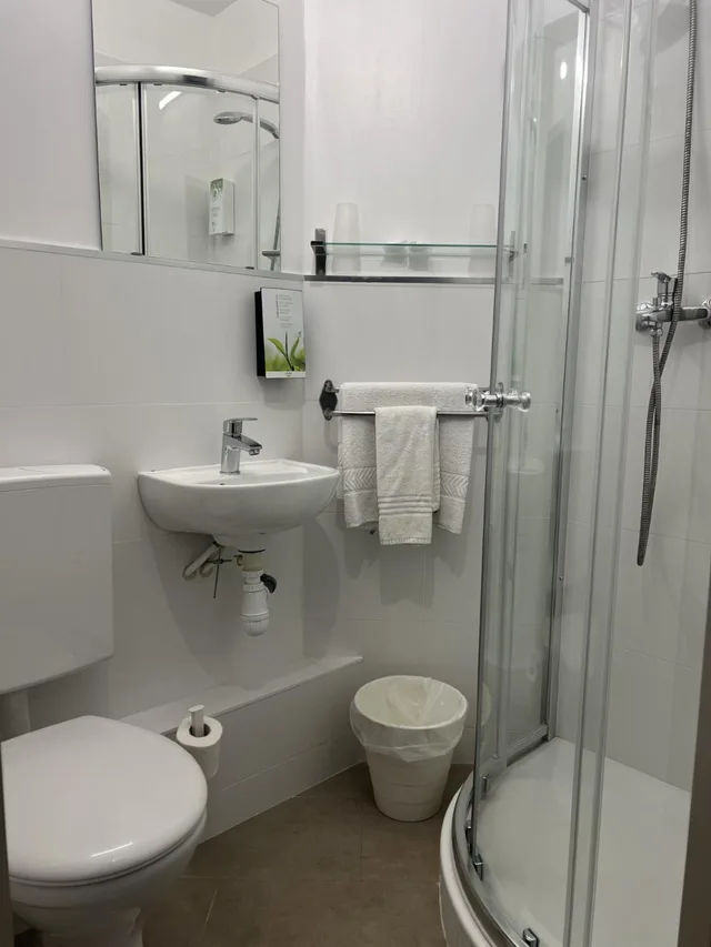 غرفة قياسية بسرير مزدوج، Good Hotel Marseille Aubagne 5/9