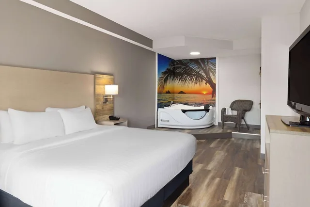 1 Bedroom, Efficiency, Deluxe, Suite, King Bed، Links Bos Landen Hotel & Spa of Pella, Trademark by Wyndham 3/3