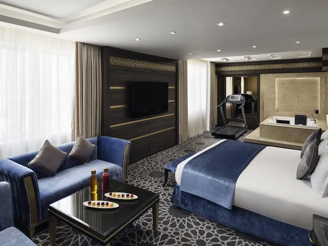 جناح ملكي بسريرين مزدوجين، موفنبيك القصيم(Movenpick Qassim) 1/2
