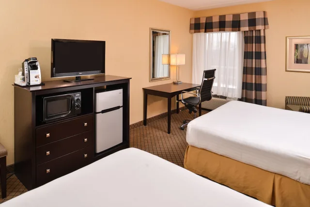غرفة قياسية بسريرين كوين، Holiday Inn Express Lewisburg/New Columbia 7/10