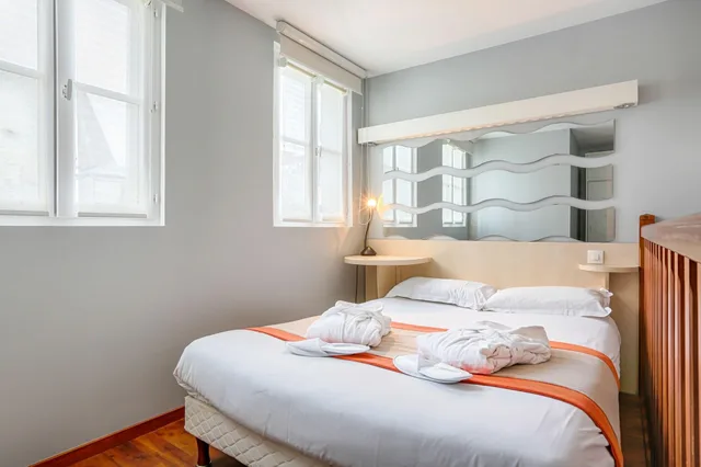 استوديو بحوض استحمام، Hotel Paris Lafayette 1/3