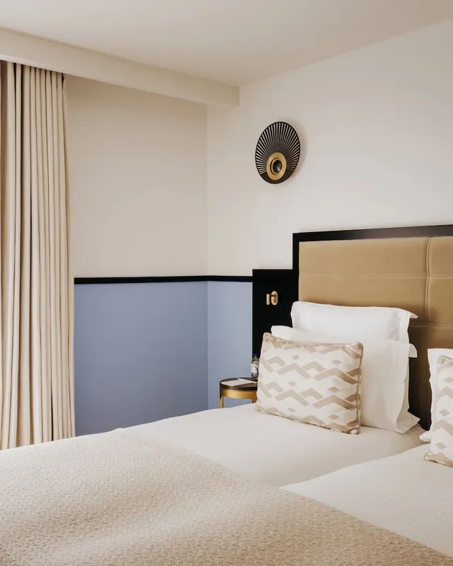 جناح بسريرين كينج بإطلالة على البحر، Hotel Les Roches Blanches 1/9