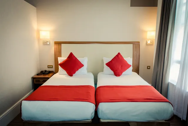 غرفة قياسية بسريرين منفصلين، Albany House Hotel 1/9