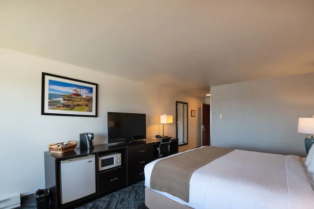 East, Standard, 2 Queen Beds، Bandon Inn 2/2