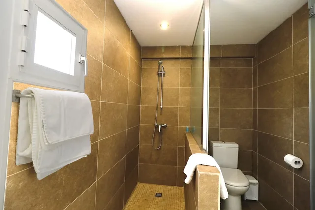 Superior, Queen Bed, Gabarda Hotel 9/10