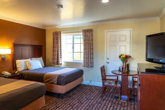 غرفة قياسية بسريرين مزدوجين، Seaside Inn 4/10