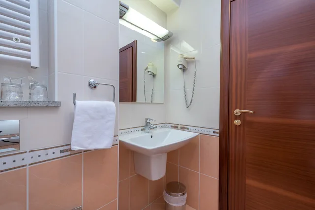 شقة سوبيريور بسرير كوين وسريرين منفصلين، Trogir Palace 3/3