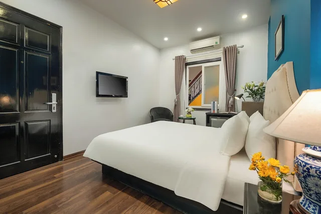 Cozy, Superior, Double Bed, Hanoi Triumphal 3/10