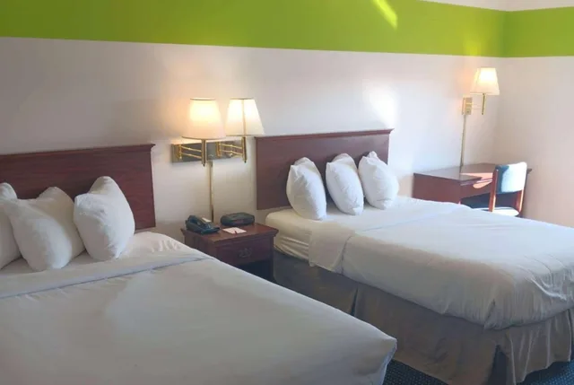 غرفة ديلوكس بسريرين مزدوجين لذوي الإعاقة، Ramada Limited Mount Sterling 1/1