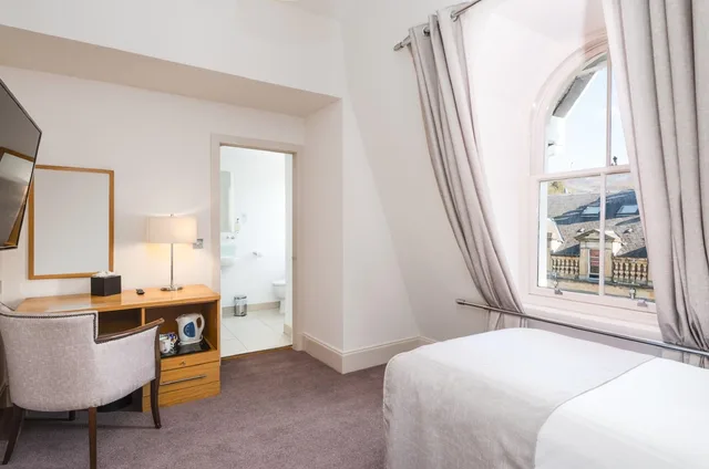 غرفة تنفيذية مفردة، Fishers Hotel 3/5
