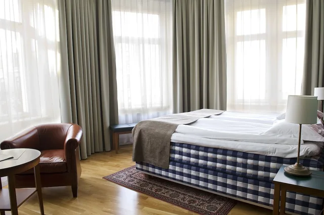 غرفة سوبيريور بسرير كينج، Hotel Bishops Arms Koping 3/8