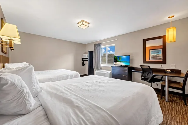 Efficiency, 2 Queen Beds, Pet Friendly, Suburban Studios Washington, PA 1/4