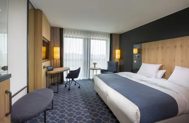 غرفة سوبيريور عائلية، Maritim Hotel Ingolstadt 2/4