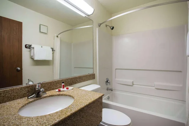 Studio, Suite, Multiple Beds, Super 8 by Wyndham Flagstaff 2/2