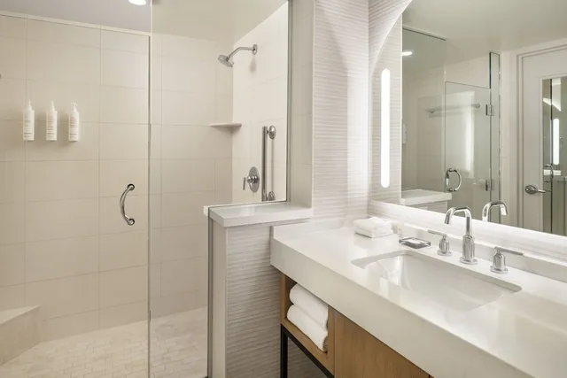 Concierge, Deluxe, King Bed, Bay View, Sofa، Marriott Marquis San Diego Marina 3/3