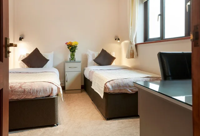 غرفة بسريرين منفصلين، Conifers Guest House 2/3