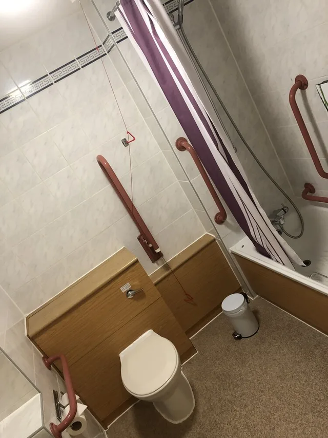 غرفة بسرير مزدوج لذوي الإعاقة، Purple Roomz 8/9