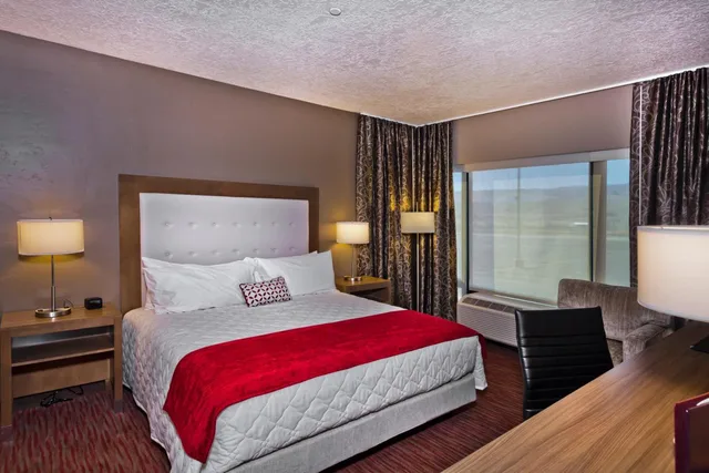 Deluxe, Suite, King Bed, Shoshone Rose Casino & Hotel 1/4