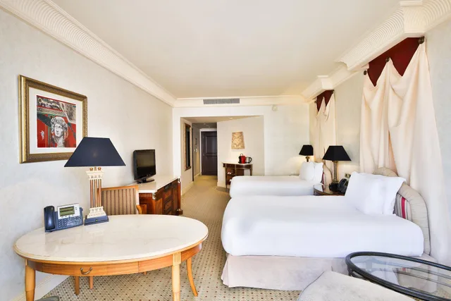 Premium, Twin Beds, Club Lounge Access, Smoking, Intercontinental Phoenicia Beirut 3/5