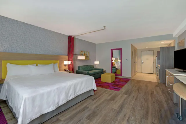 Studio, King Bed, Home2 Suites by Hilton West Palm Beach Airport 1/4