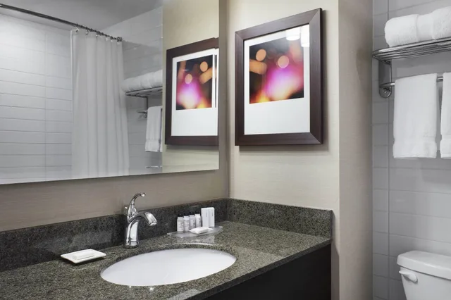 جناح جونيور بسريرين كوين، Delta Hotels By Marriott Beausejour 2/3