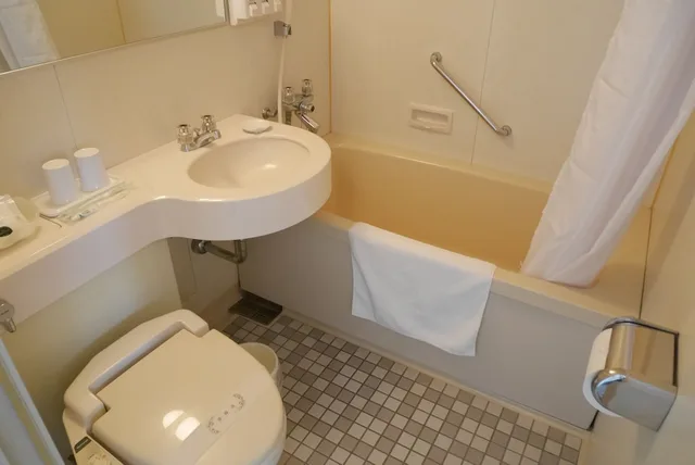 غرفة ثلاثية كبيرة بسريرين منفصلين مع سرير سحّاب إضافي، Yokohama Techno Tower Hotel Famiel 5/5
