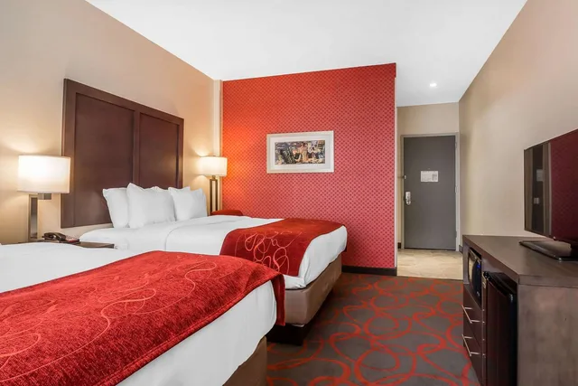 غرفة بسريرين كوين لذوي الإعاقة، Comfort Inn And Suites Near Stadium 1/6
