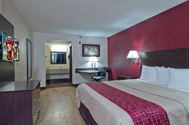 غرفة بزنس بسرير كينج للمدخنين، Red Roof Inn Corpus Christi South 1/3