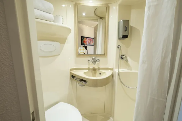 غرفة قياسية بأربعة أسرّة، Premiere Classe Roissy - Aeroport Charles De Gaulle 7/7