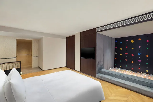 Kids Fun, Fun, Suite, King and Queen Bed، voco Guilin Yangshuo by IHG 1/8