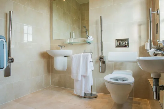 Cozy House, Double Bed, Accessible، The Coed y Mwstwr Hotel 2/2