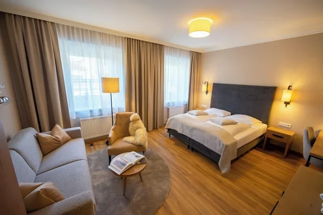 غرفة ديلوكس بسرير كوين، Post Seefeld - Wellnesshotel Tirol 1/3