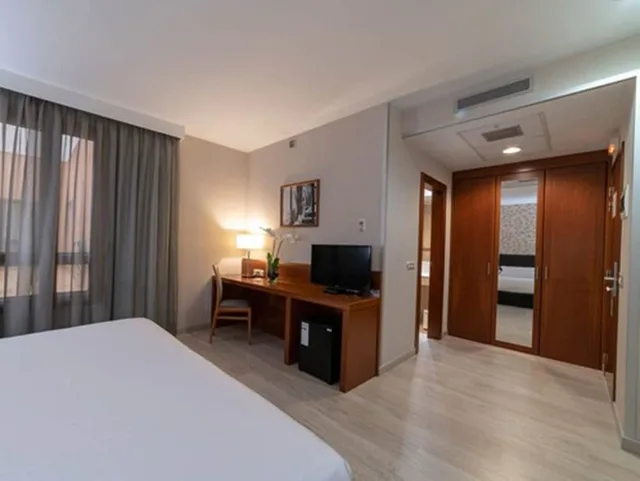 غرفة بسريرين منفصلين، Hotel Plaza Las Matas Formerly Tryp Las Matas 2/10