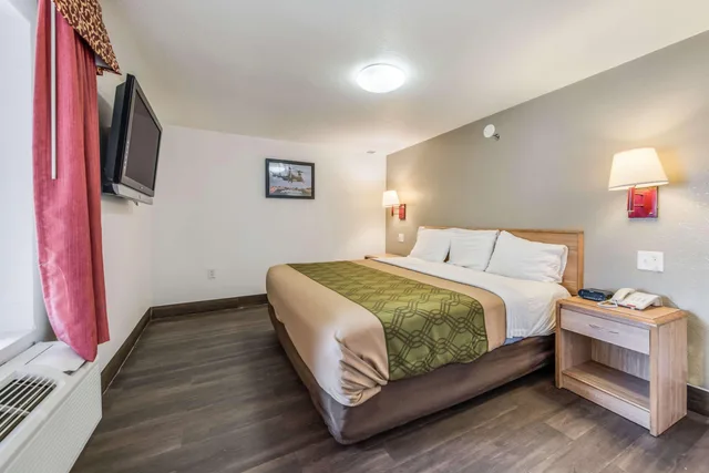 جناح بسرير كينج، Econo Lodge Truman Inn 1/6