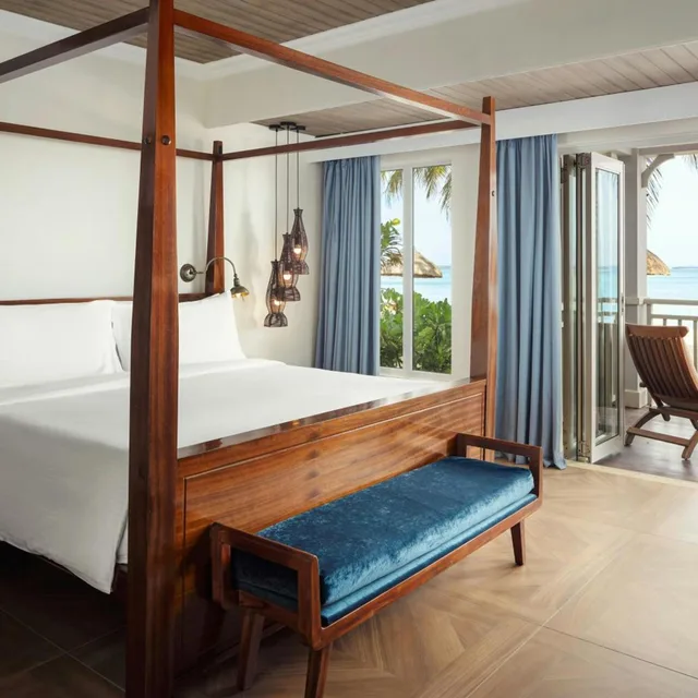 Peninsula, King Bed، The St. Regis Le Morne Resort, Mauritius 1/2